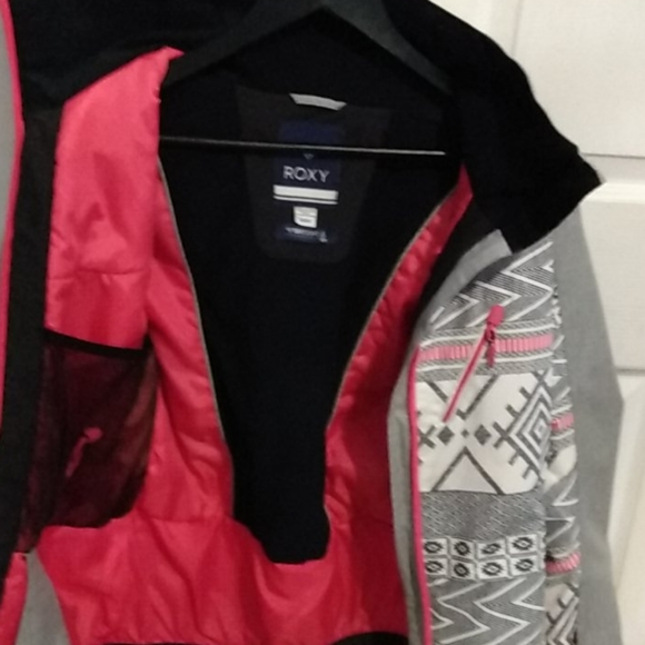 A winter jacket - Picture 3 of 3